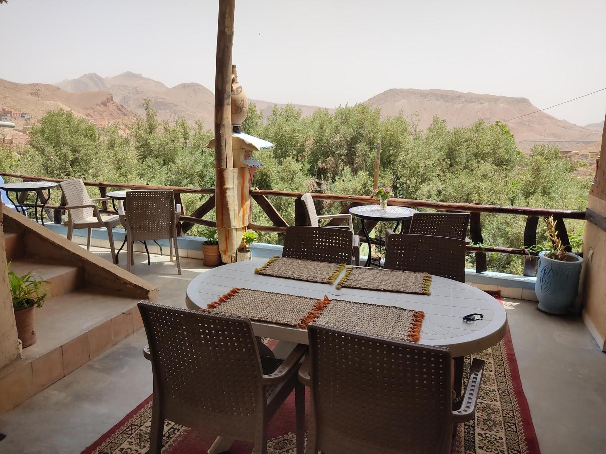 Restaurant Ait Saderat Apartment