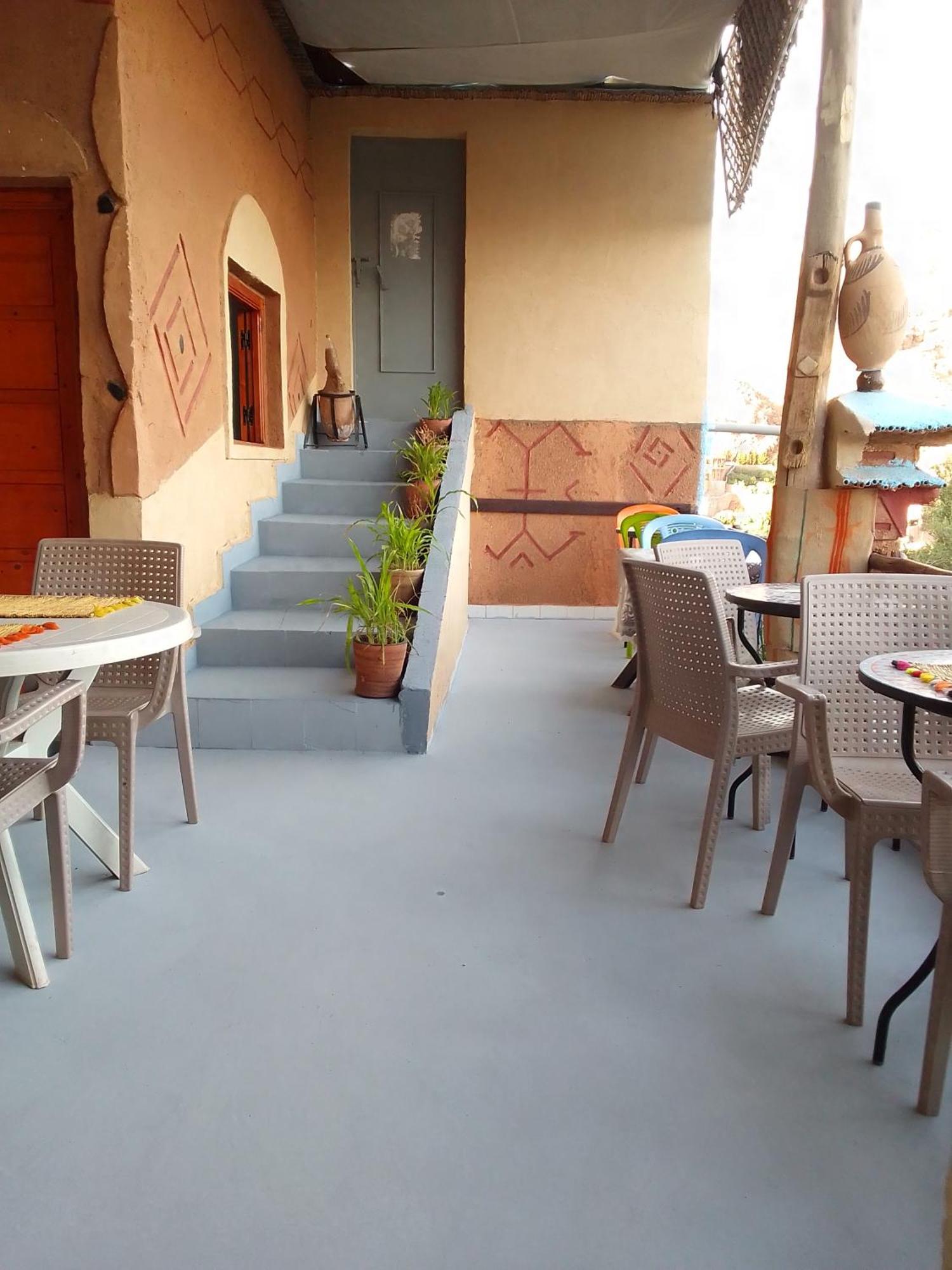 Apartment Restaurant Ait Saderat *